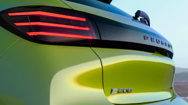 Peugeot e-208 - rear detail