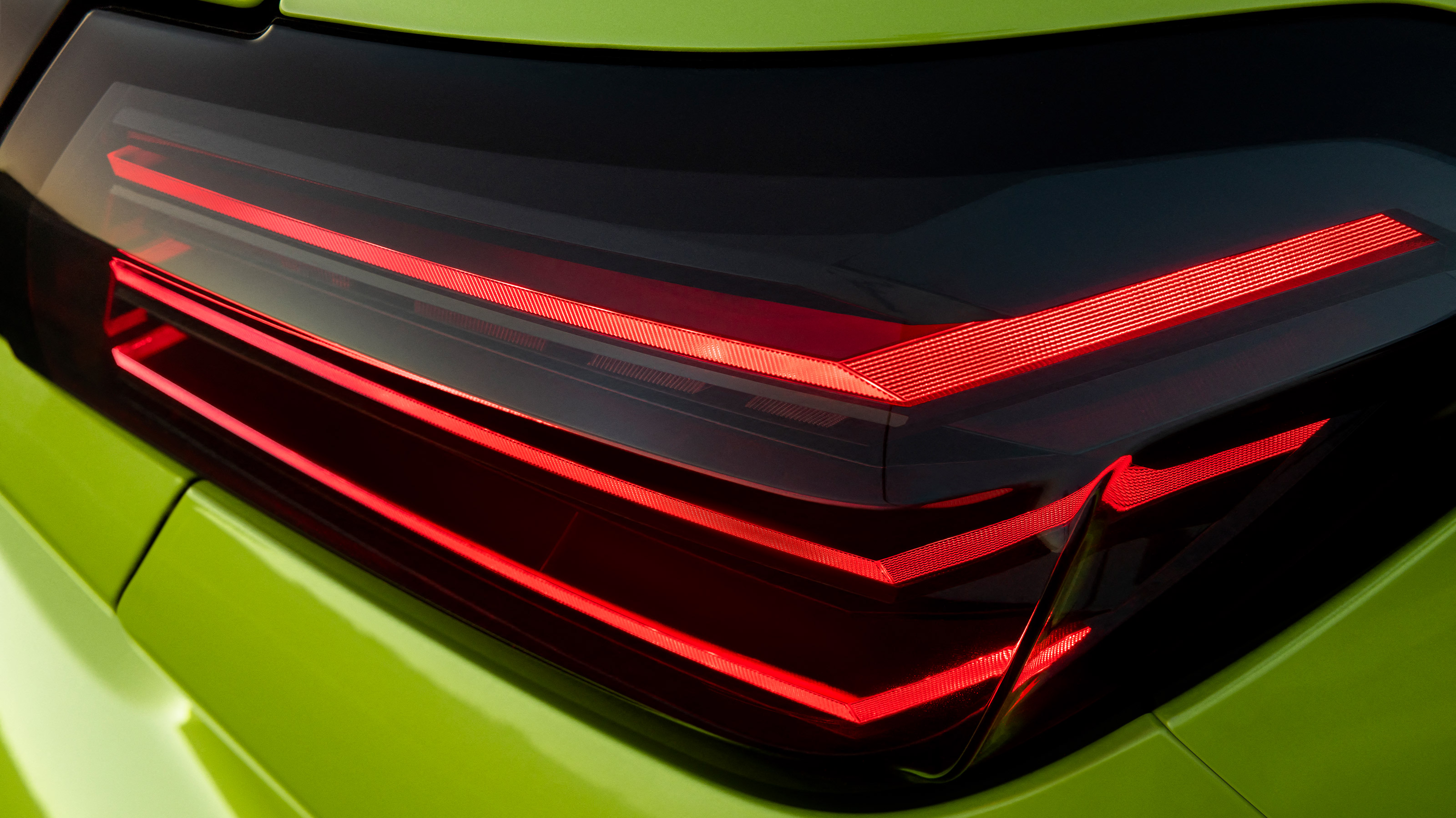 Peugeot e-208 - rear light