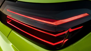Peugeot e-208 - rear light