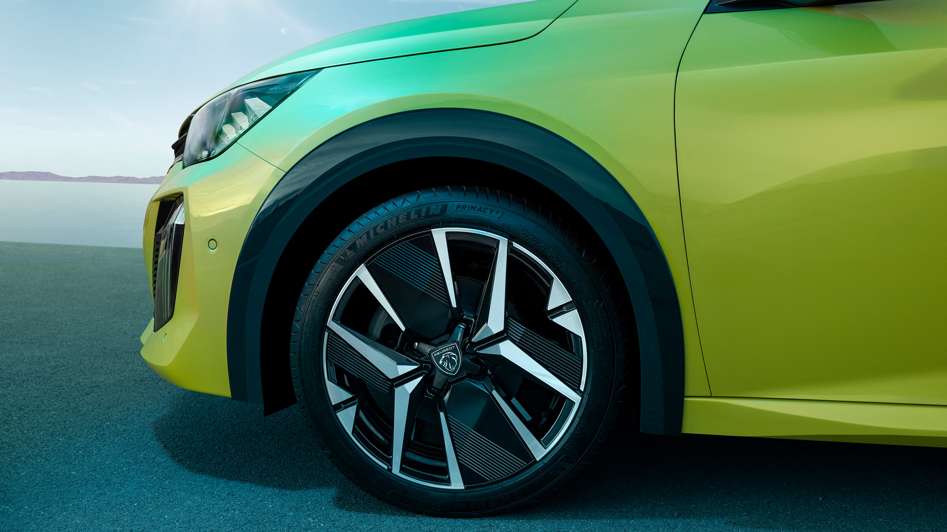 Peugeot e-208 - wheel