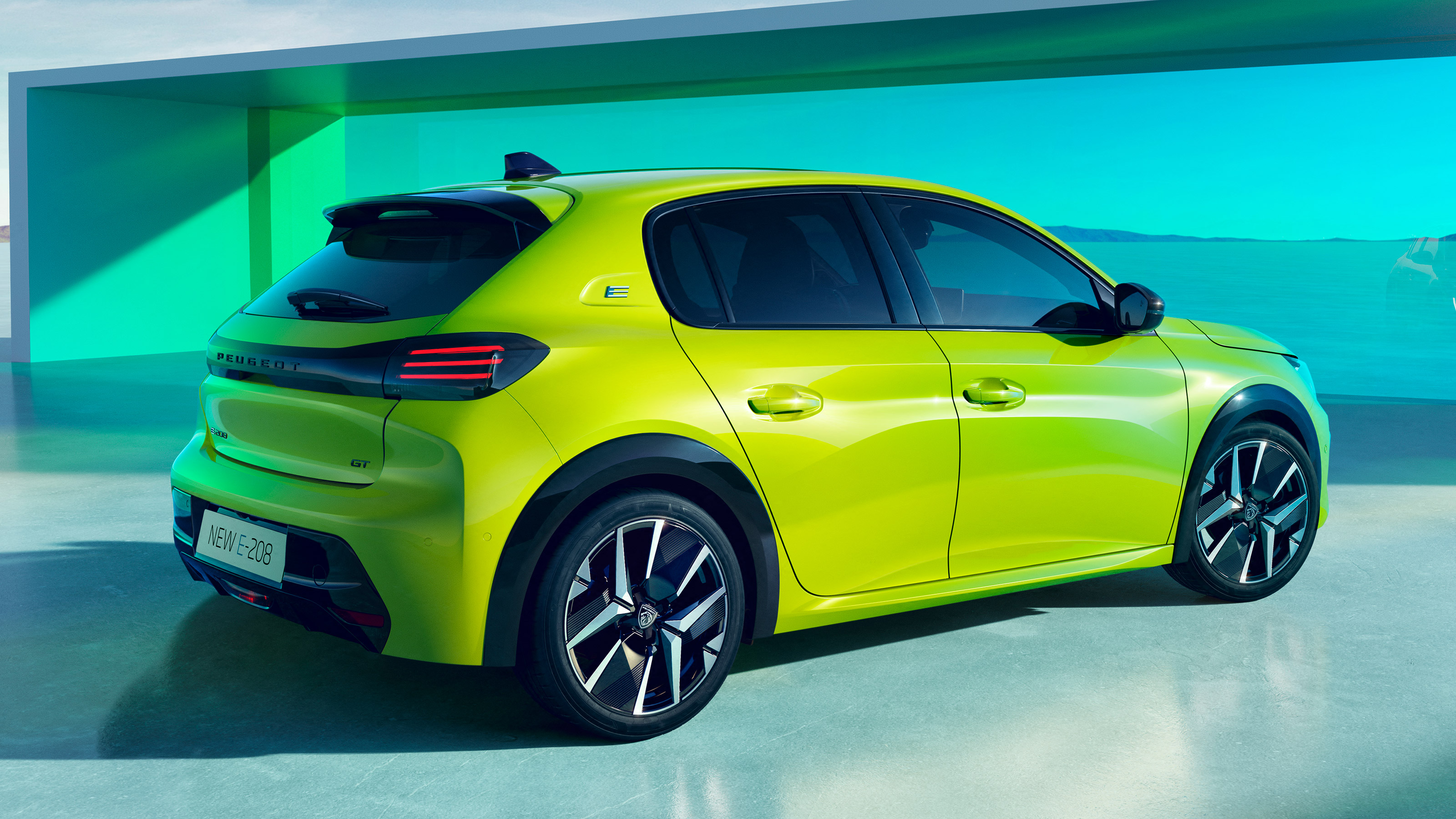 Peugeot e-208 - rear