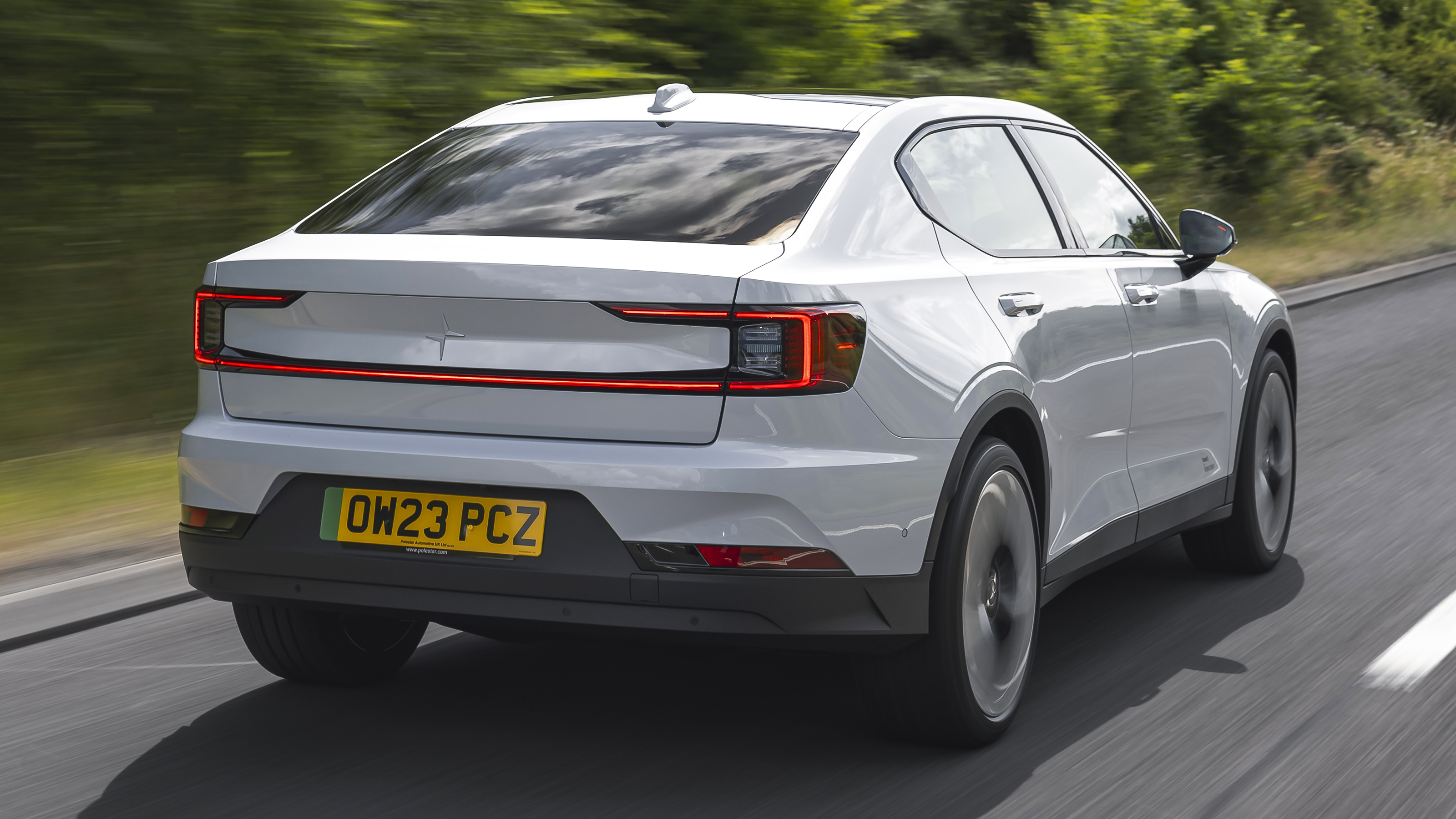 Polestar 2 - rear tracking