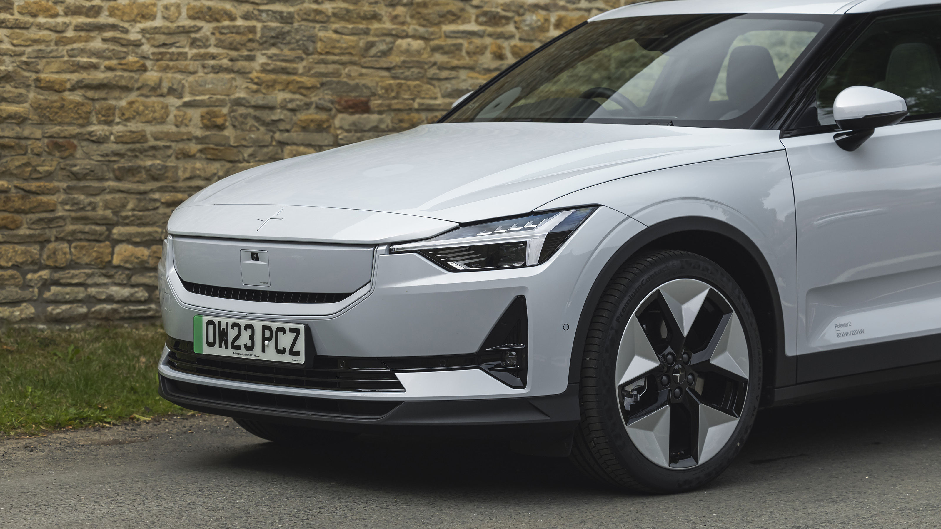 Polestar 2 - new grille