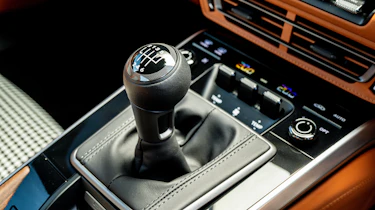 Porsche 911 Sport Classic - gearstick