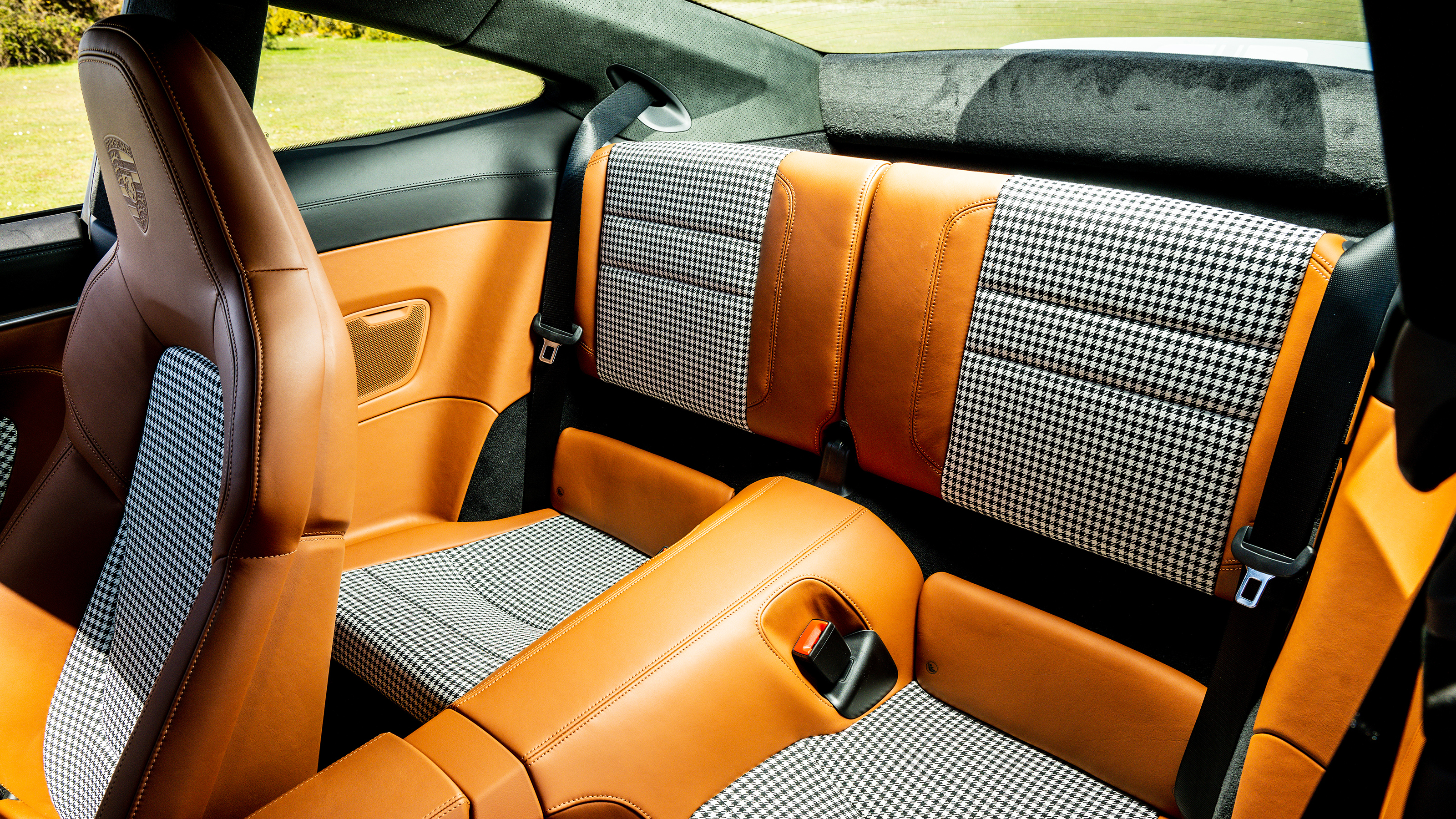 Porsche 911 Sport Classic - interior rear