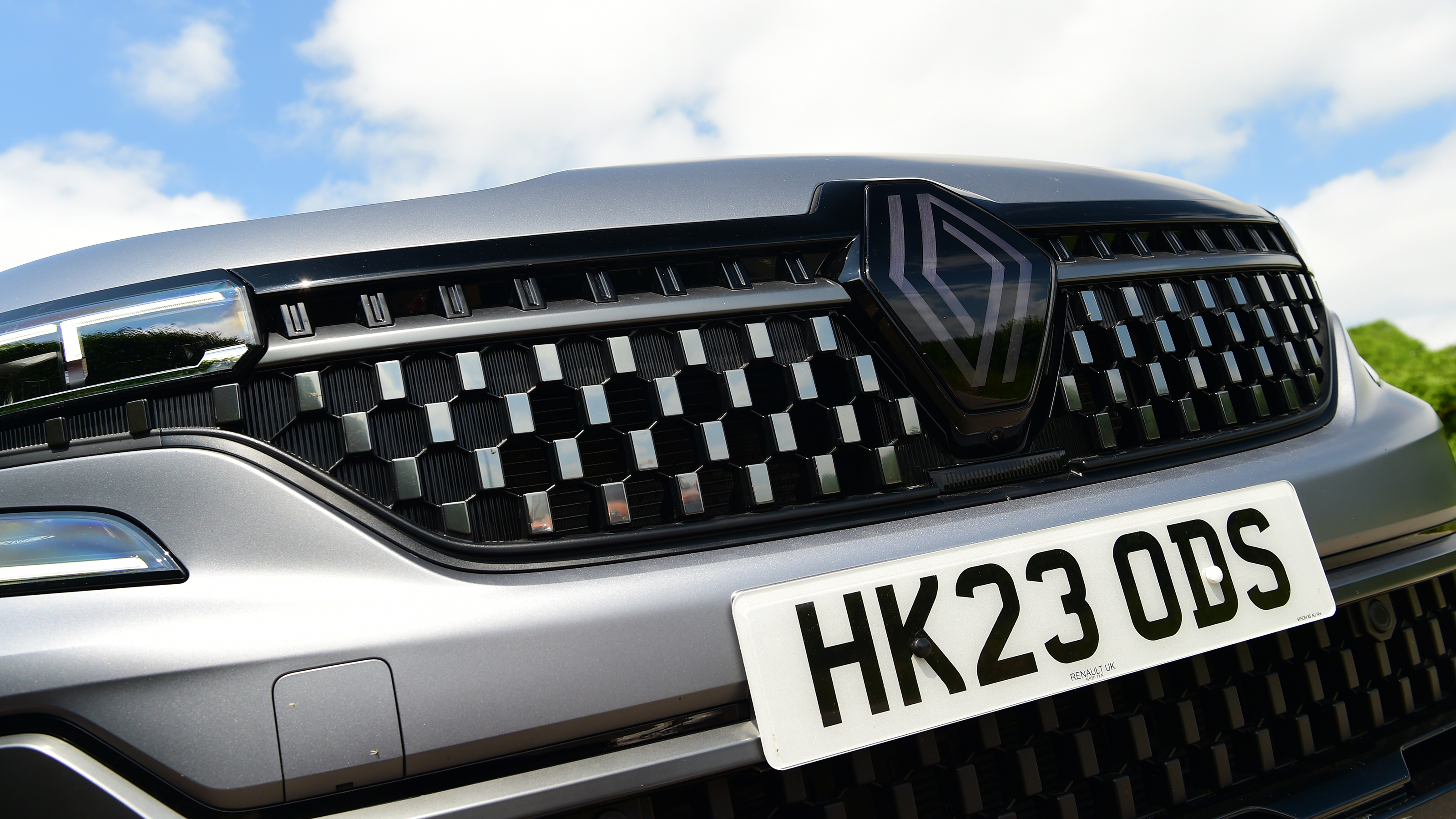 Renault Austral - front grille