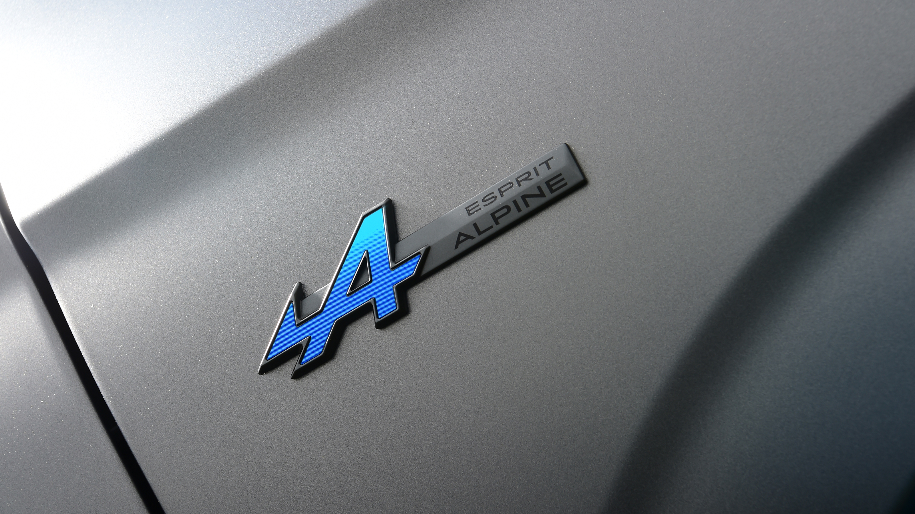 Renault Austral - front quarter "Alpine" badge