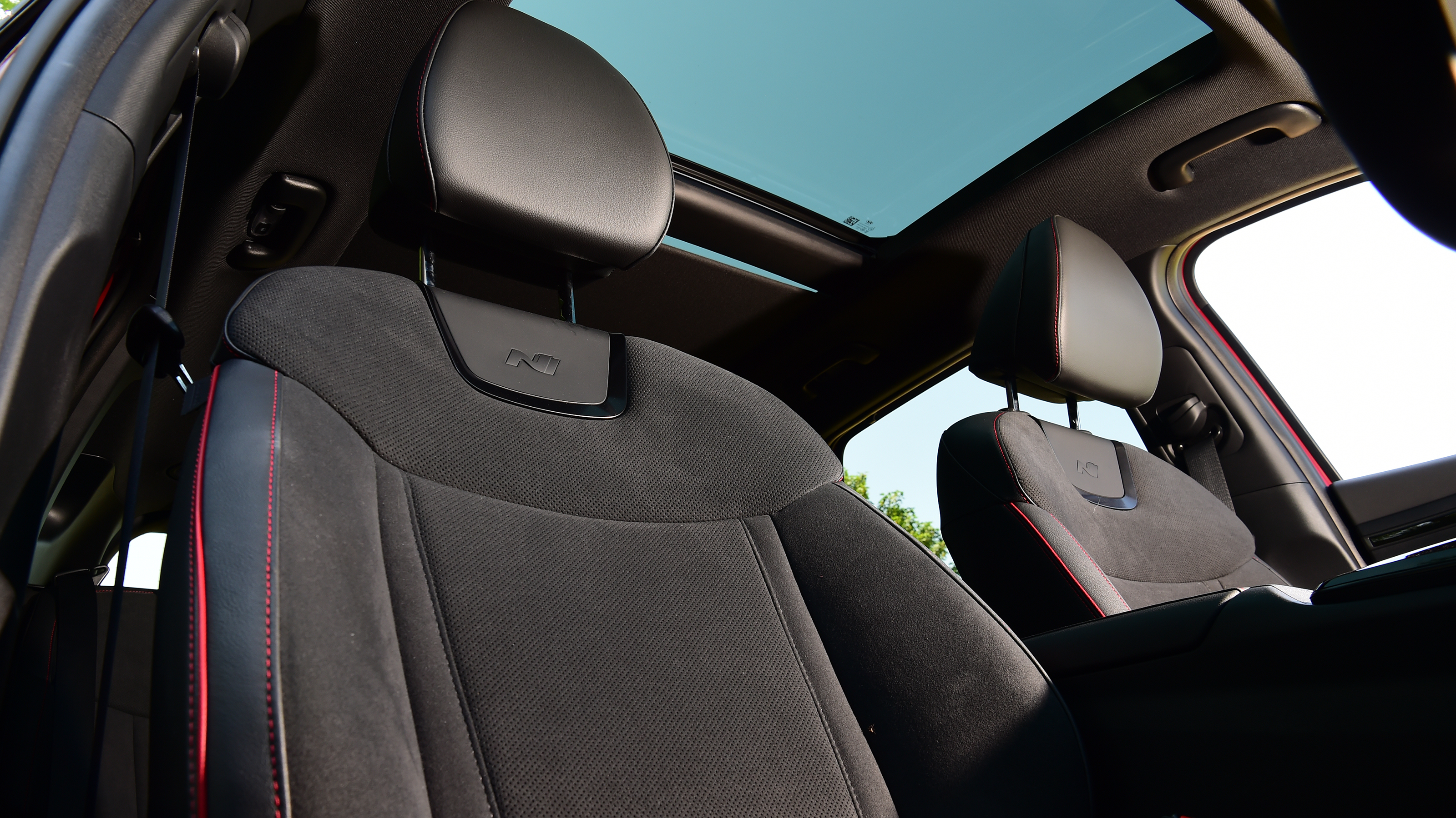 Hyundai Tucson - front seats