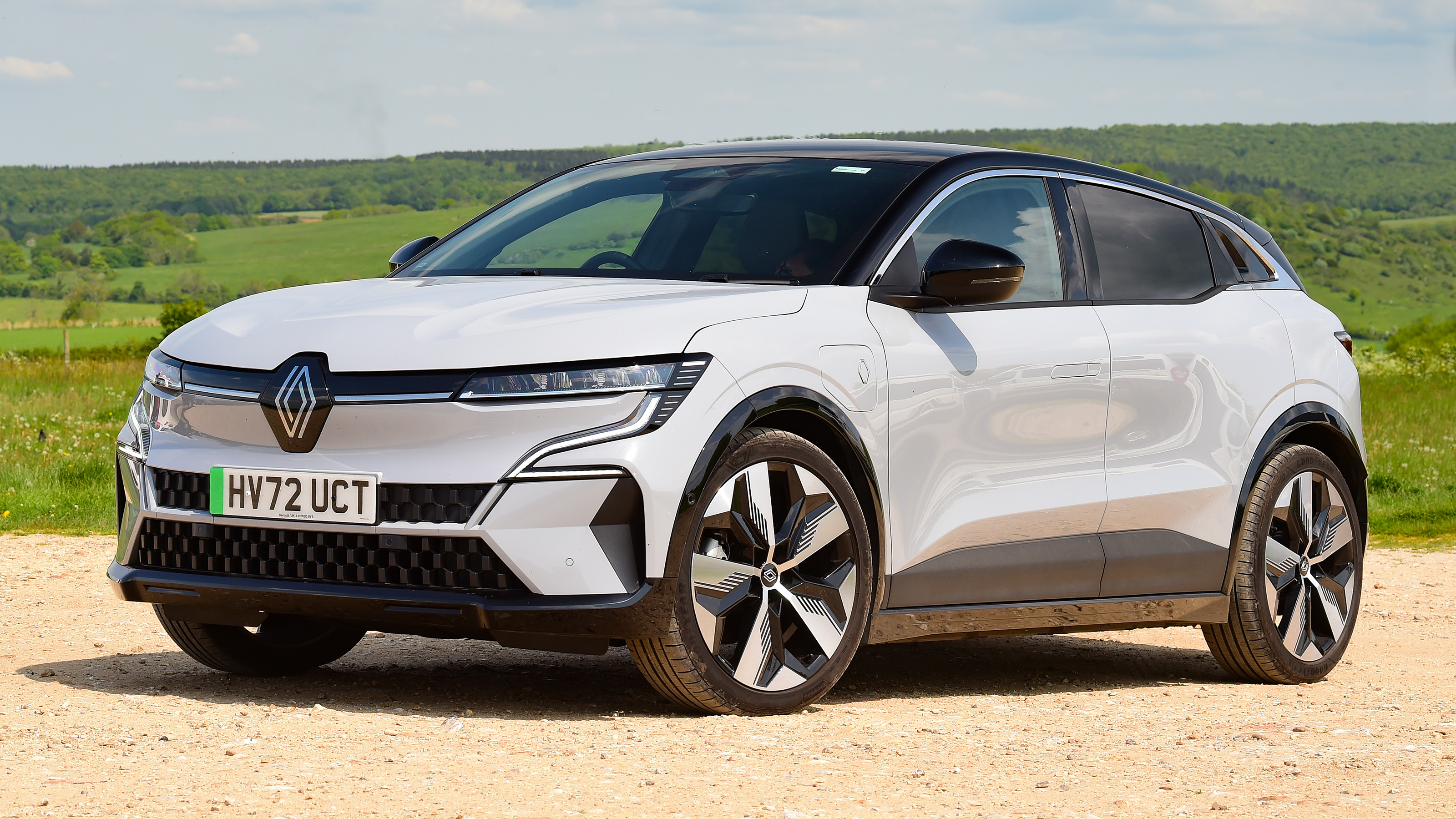 Renault Megane E-Tech - front static