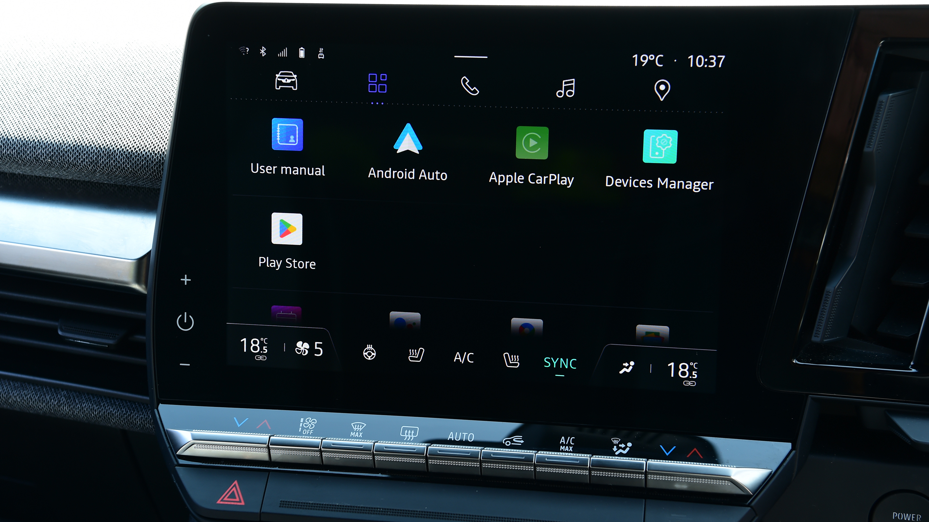 Renault Megane E-Tech - infotainment system