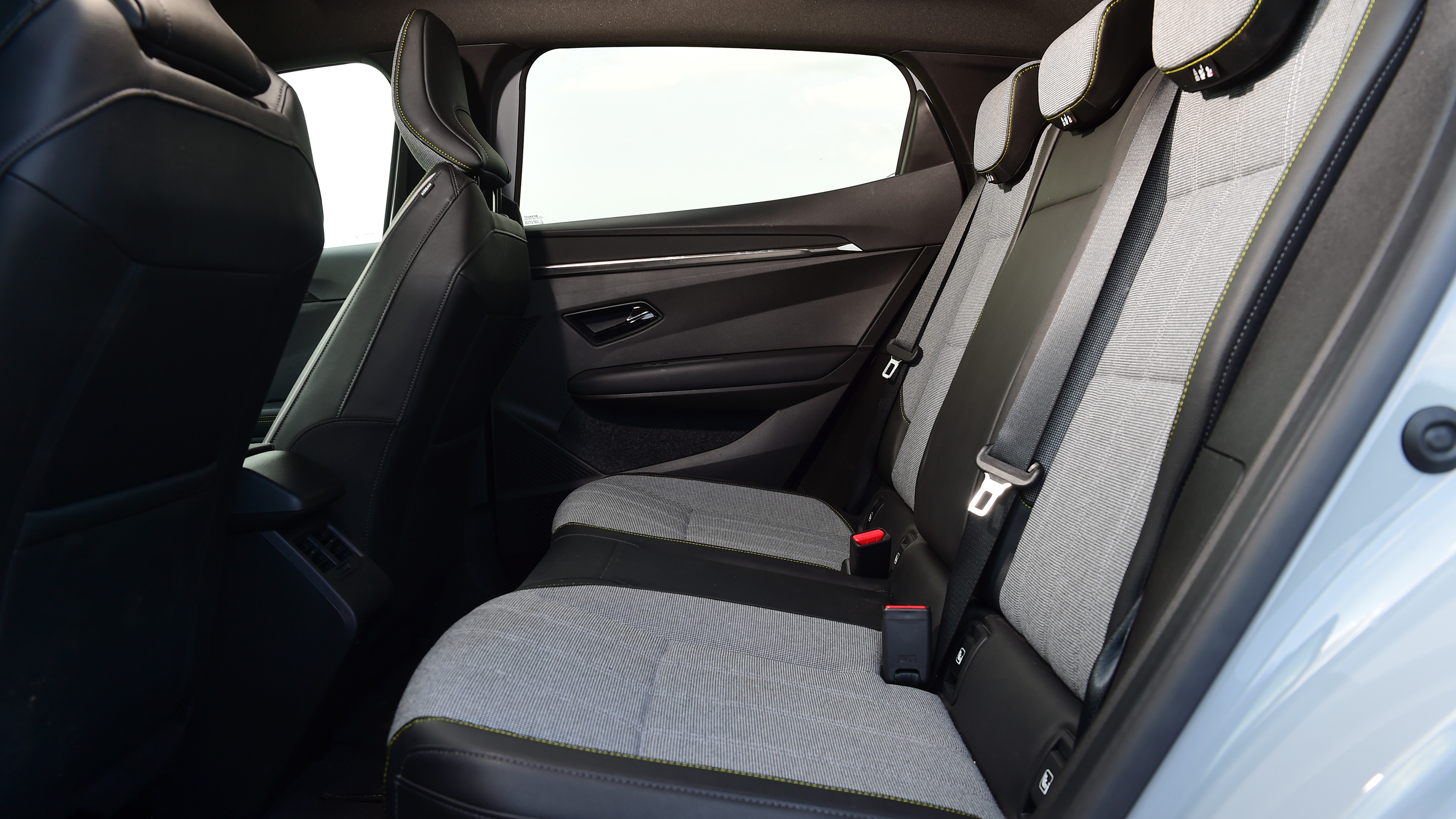 Renault Megane E-Tech - rear seats
