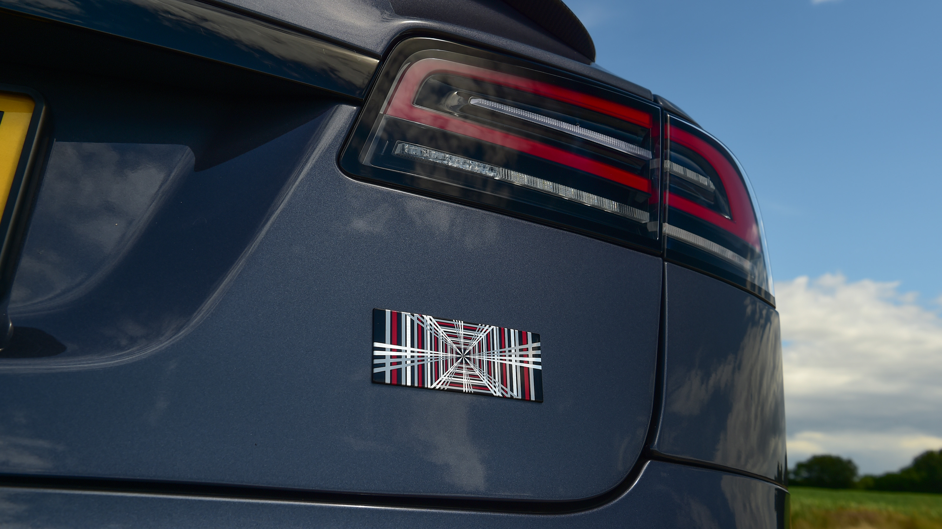 Tesla Model S - Plaid badge