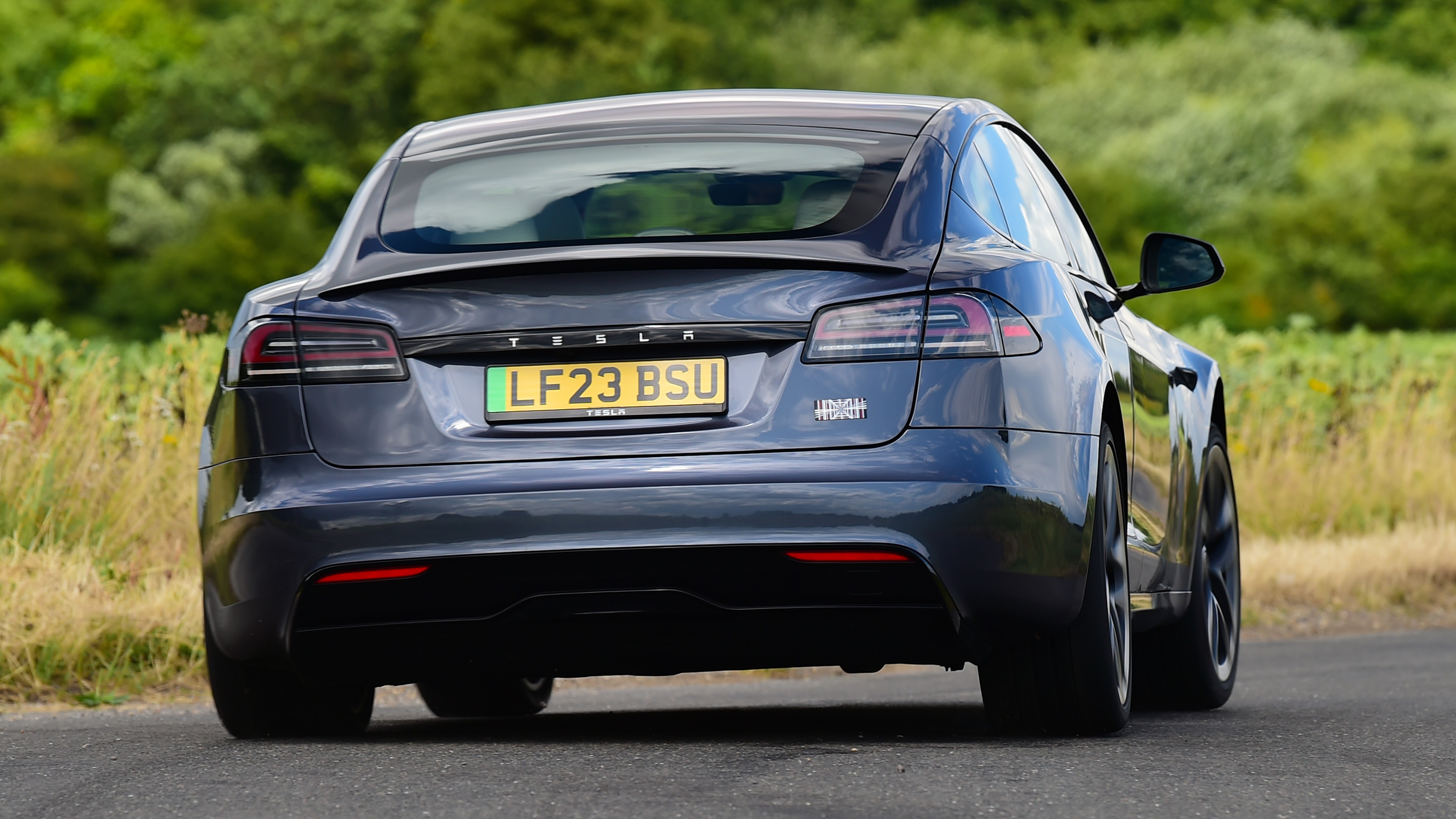Tesla Model S - rear cornering
