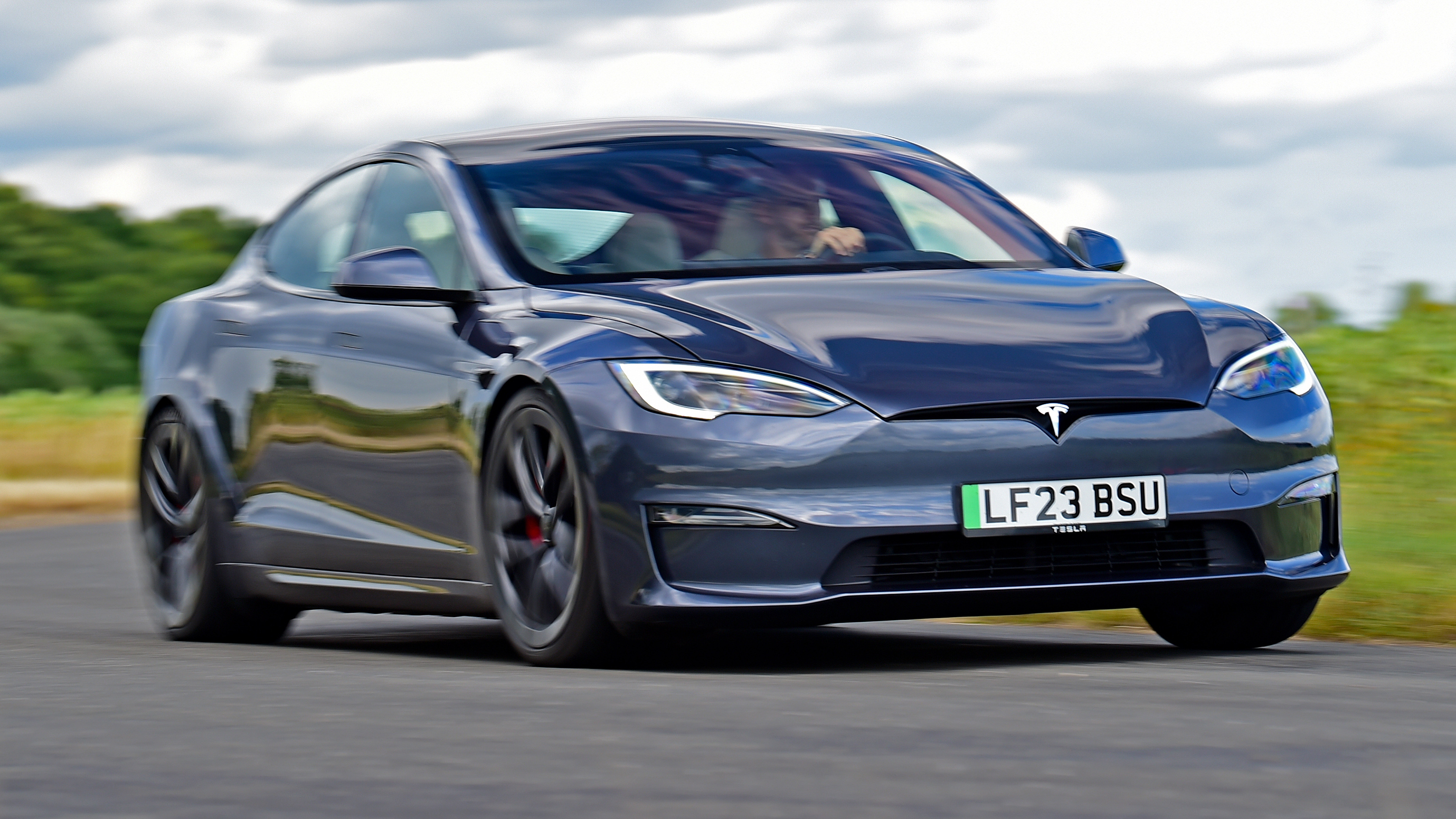 Tesla Model S - front cornering