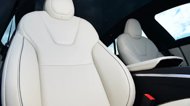 Tesla Model S - front seats