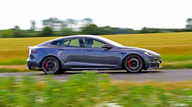 Tesla Model S Plaid - side