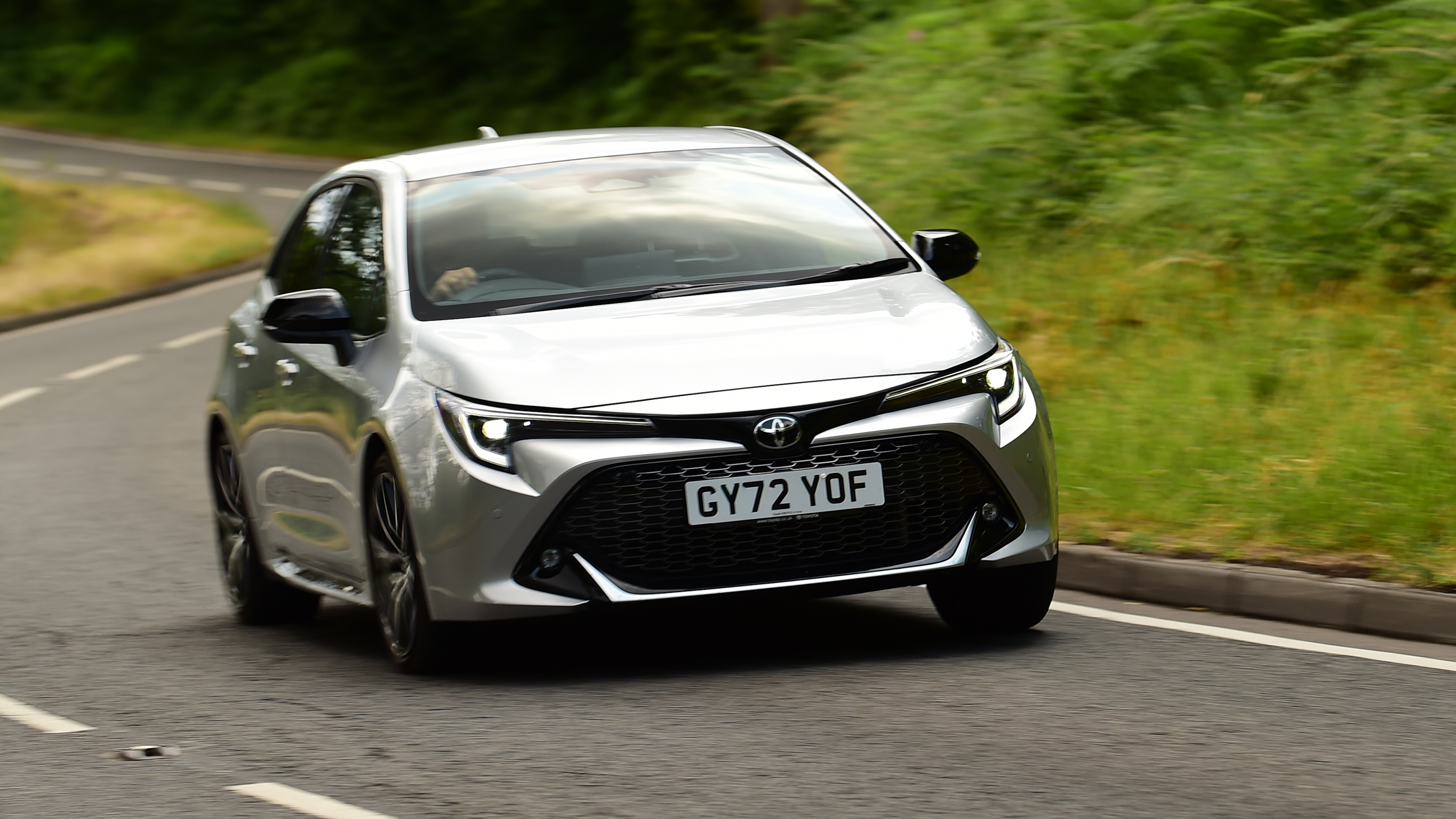Toyota Corolla - front cornering