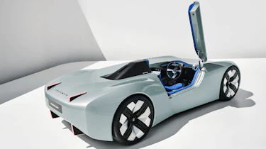 Triumph TR25 by Makkina concept - rear door open