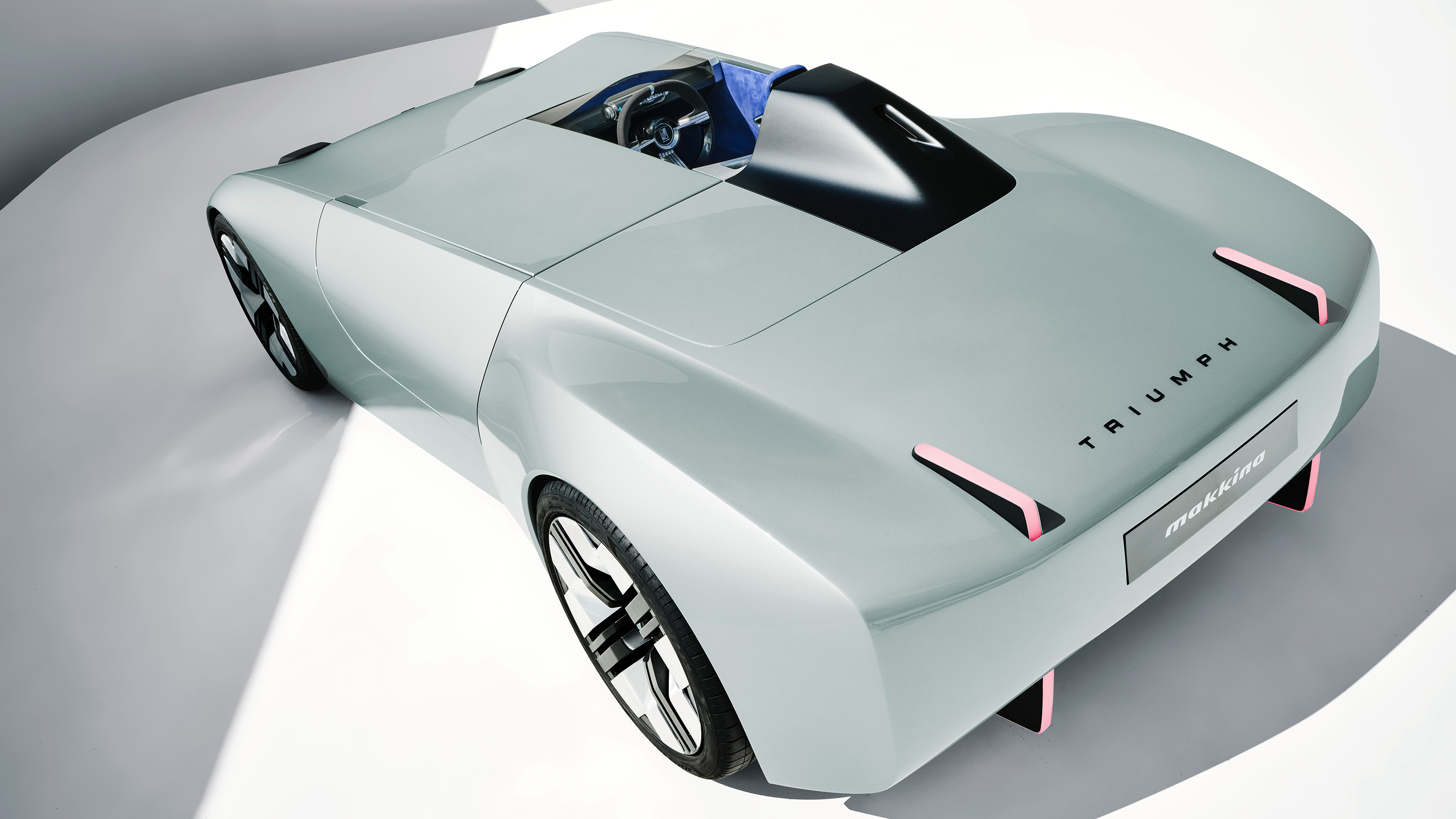 Triumph TR25 by Makkina concept - rear above