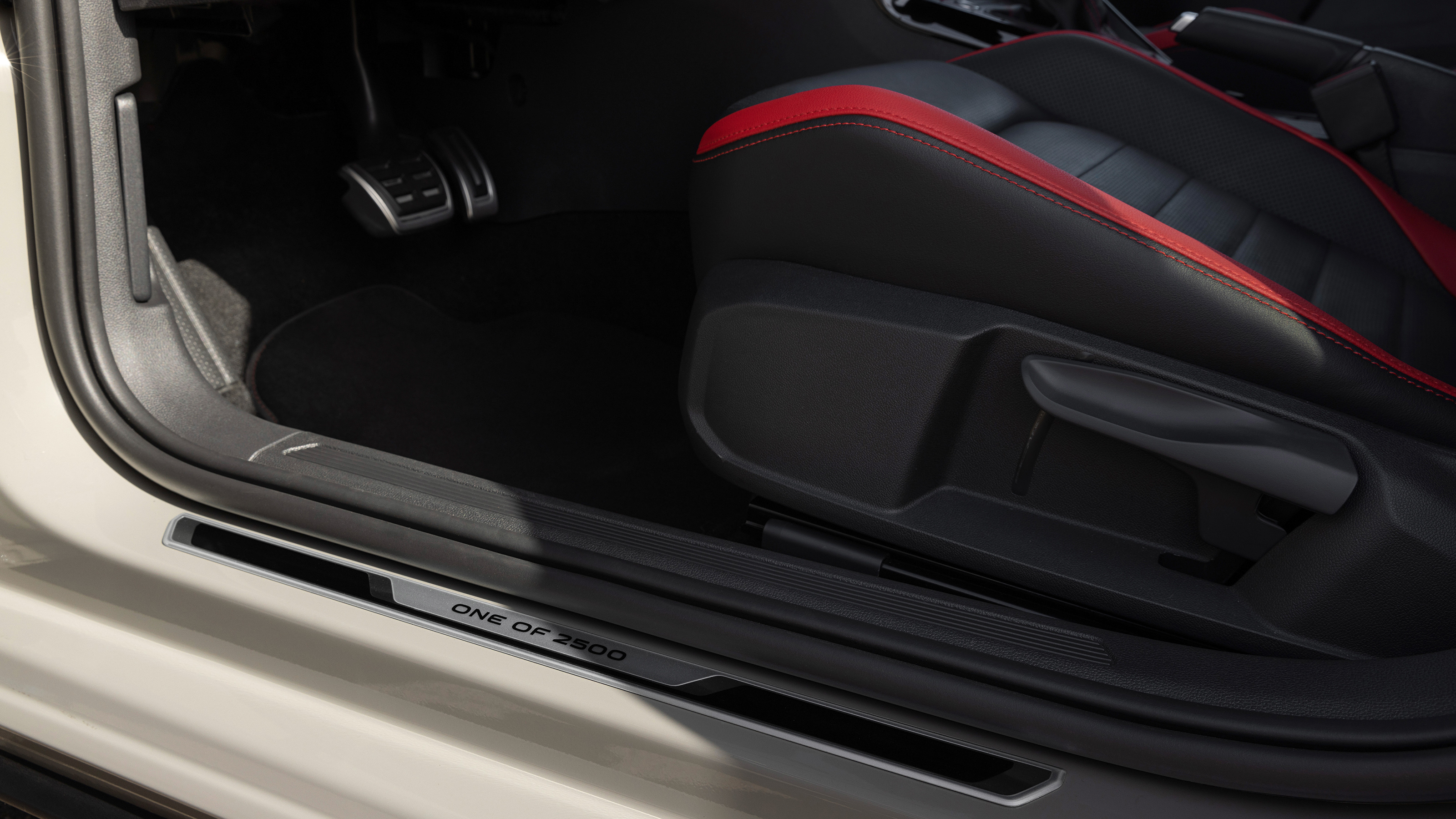Volkswagen Polo GTI Edition 25 - sill plate