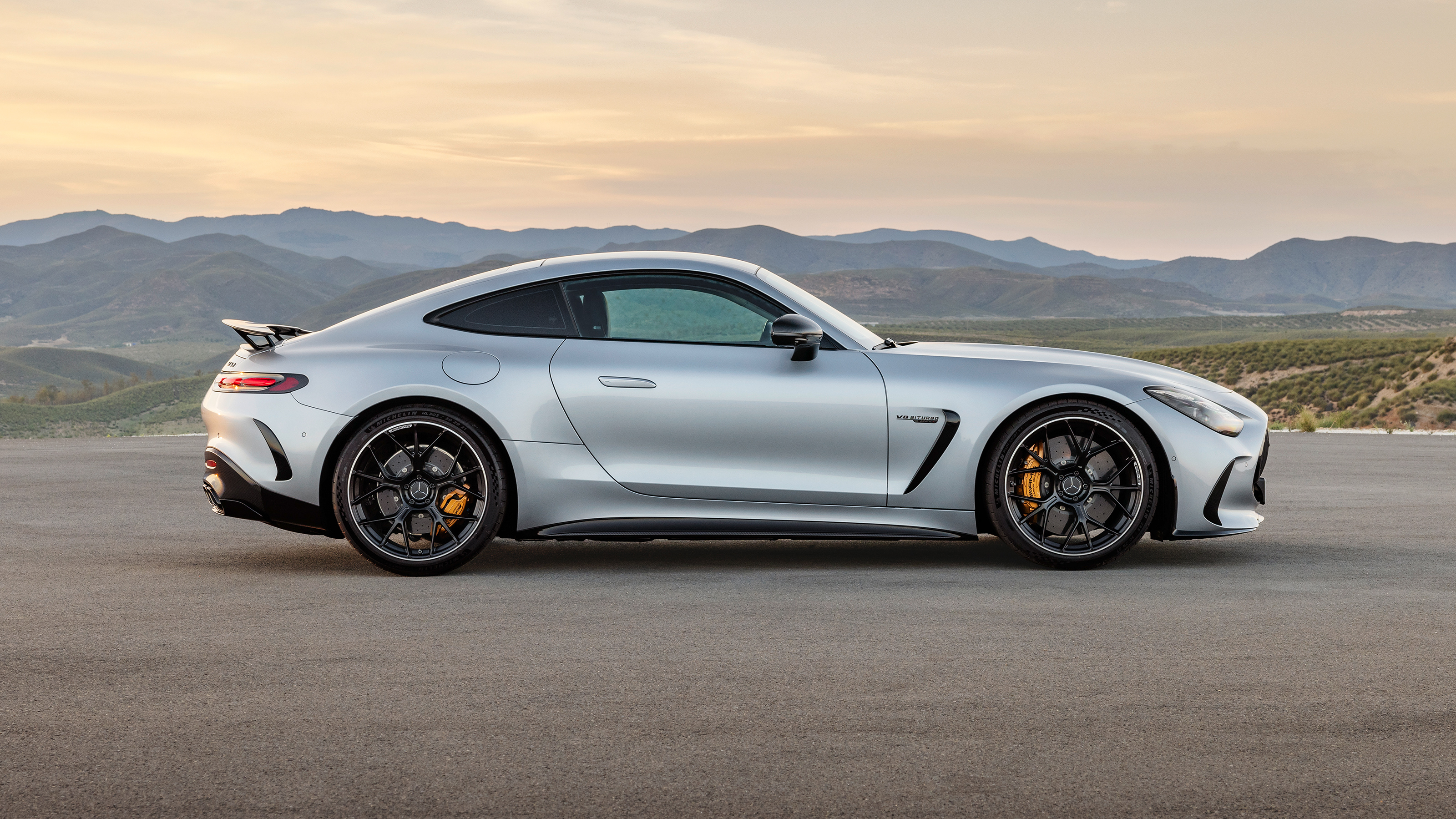 Mercedes-AMG GT - side static