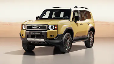 Toyota Land Cruiser (beige) - front static