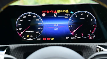 Mercedes-AMG A 45 S - dashboard screeen