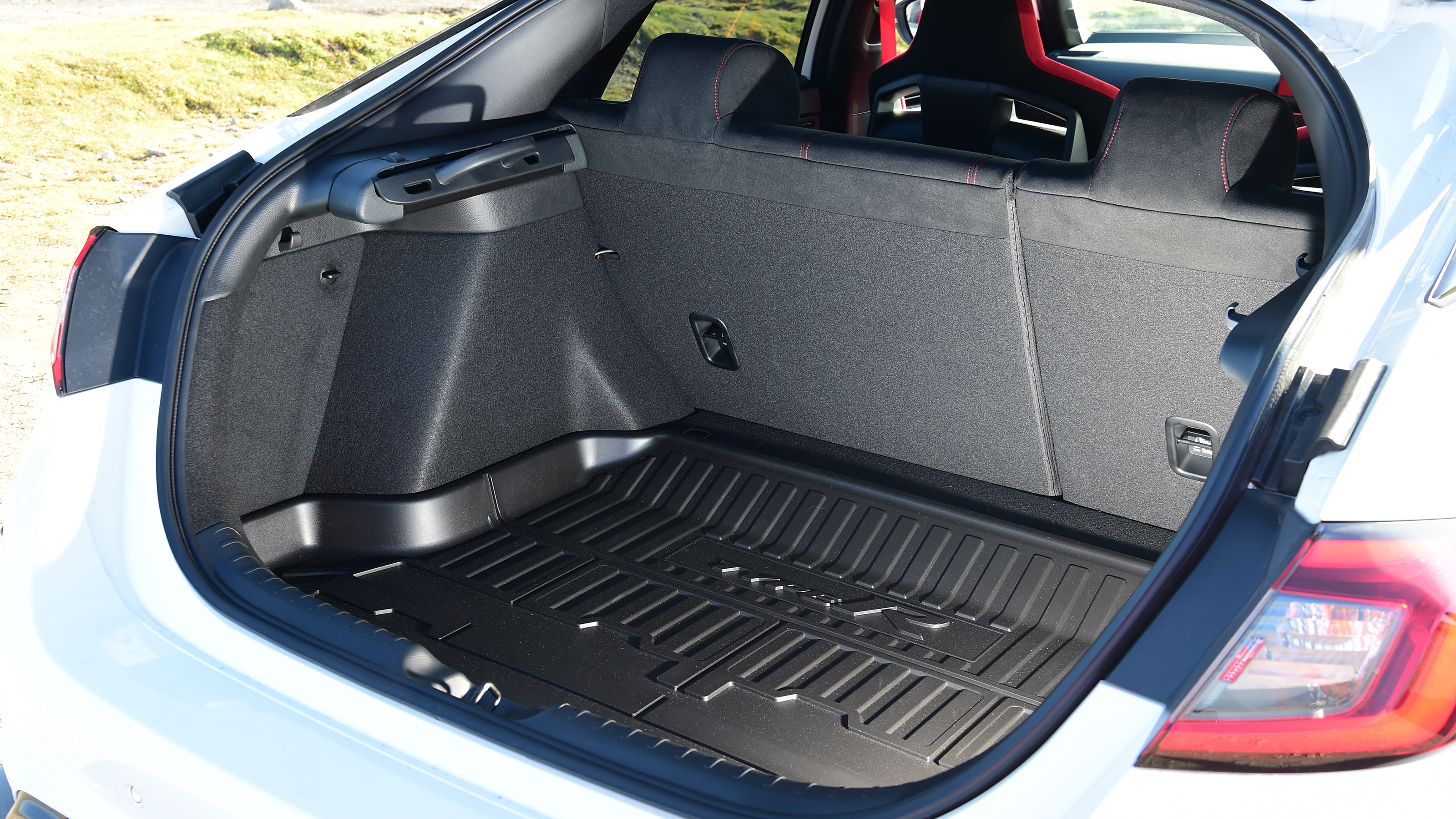 Honda Civic Type R - boot