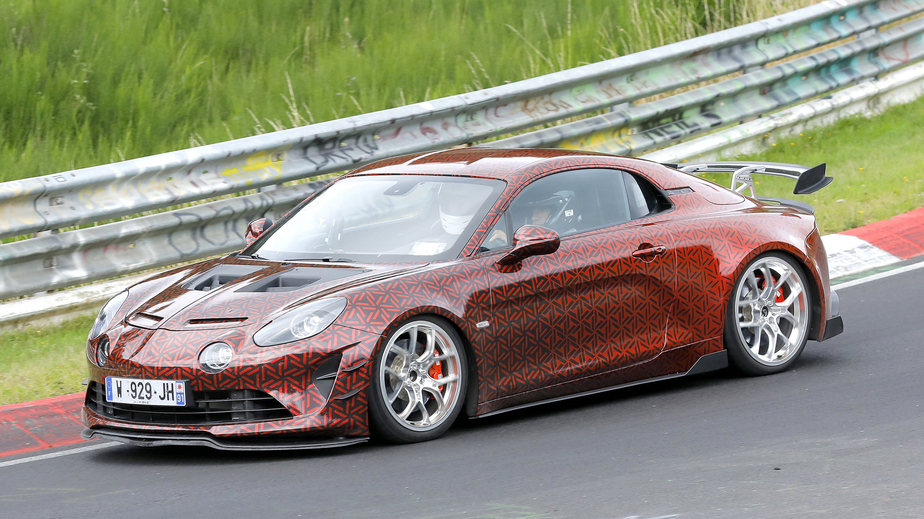 Alpine A110 Extreme - front action