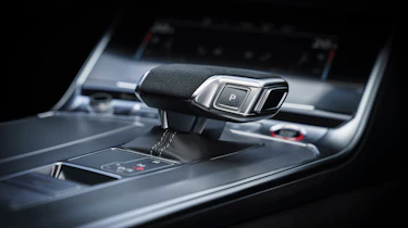 Audi RS 6 Performance - gear selector