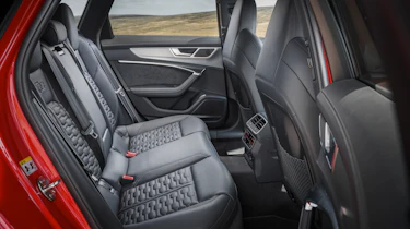 Audi RS 6 Performance - rear seats