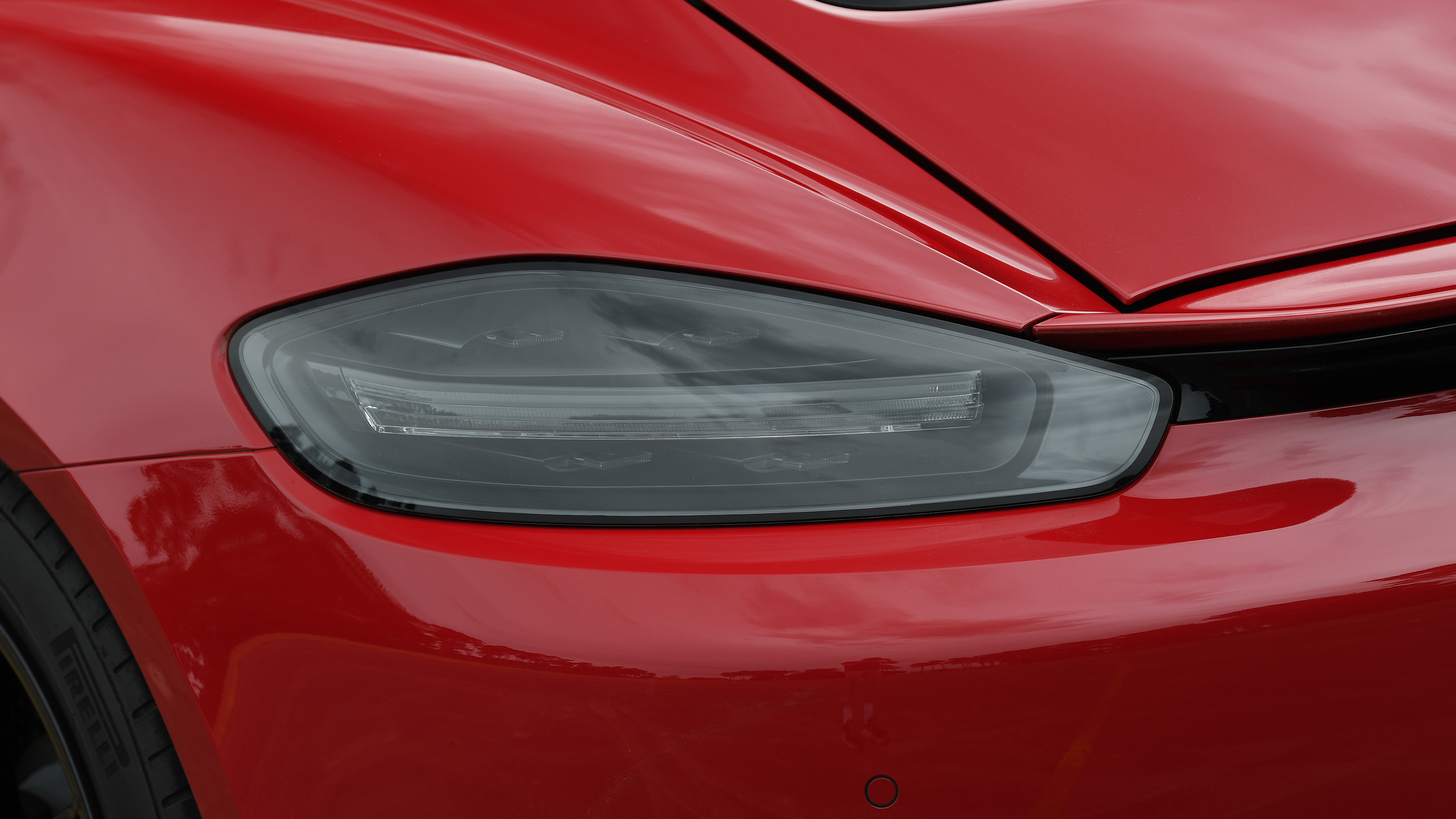 Porsche 718 Cayman GTS - tail light
