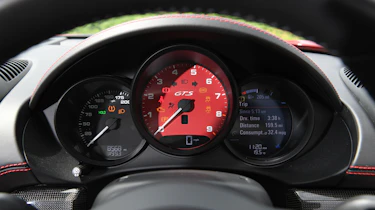 Porsche 718 Cayman GTS - dials