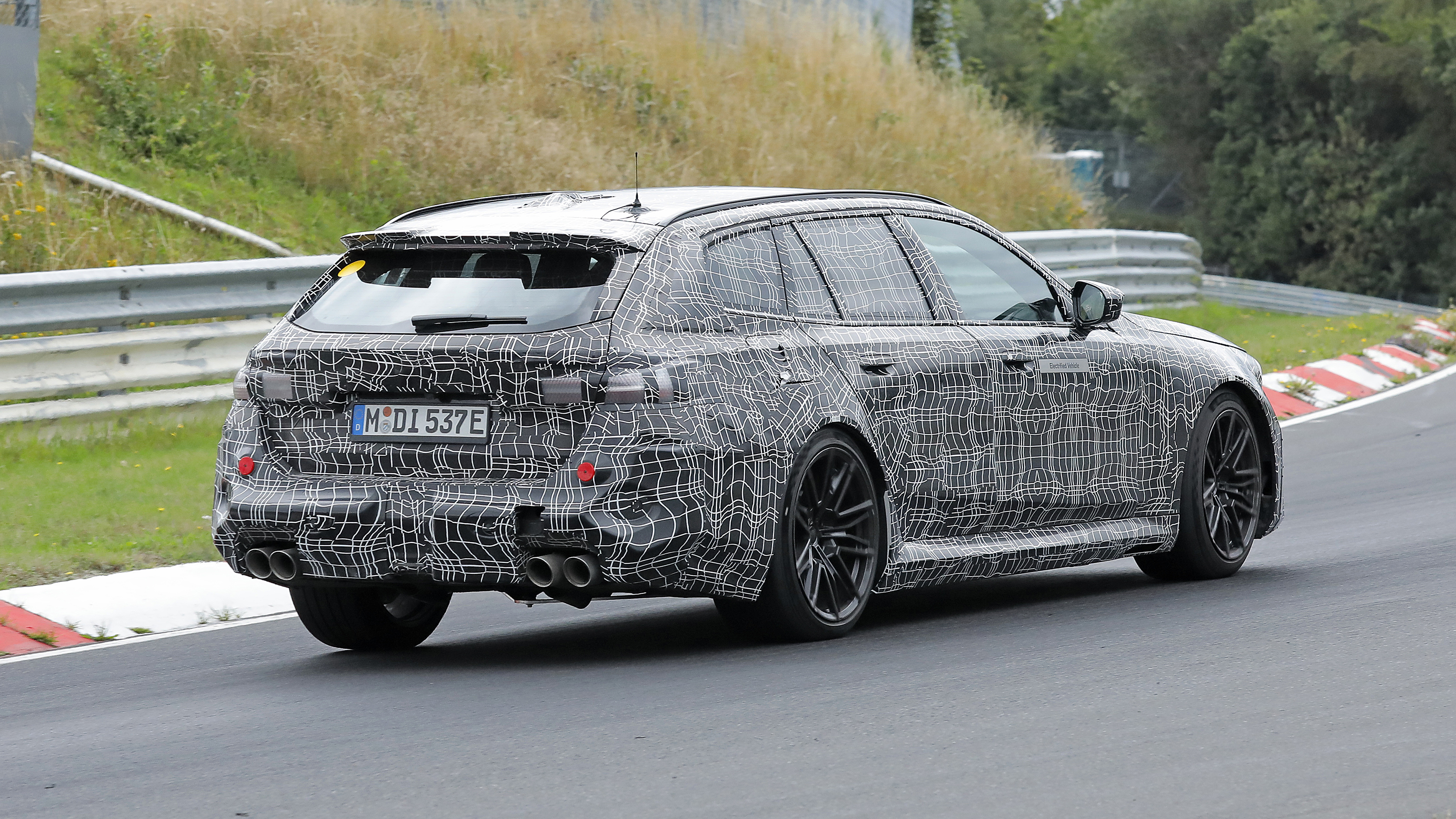 BMW M5 Estate - rear action