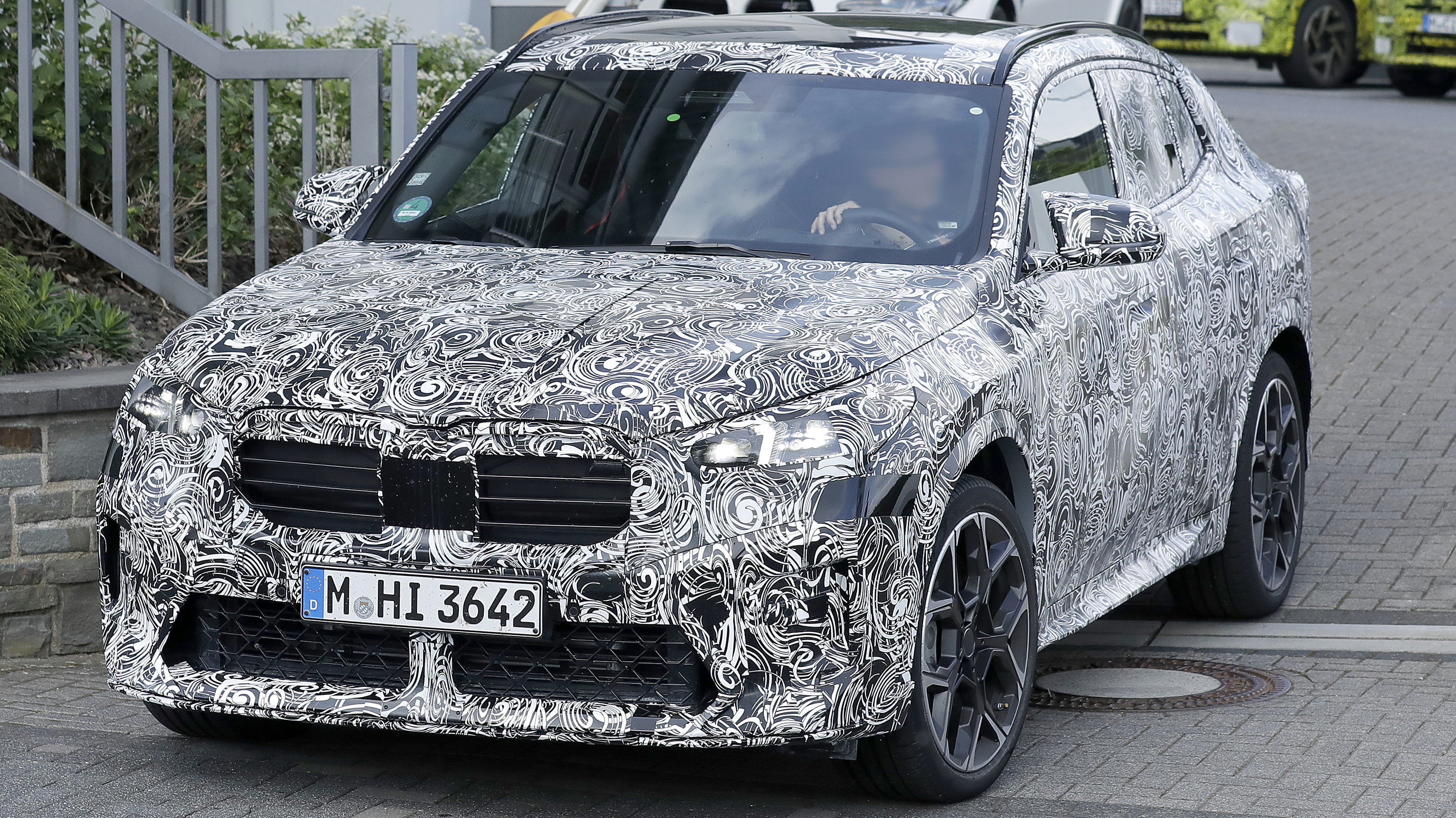 BMW X2 M35i - front