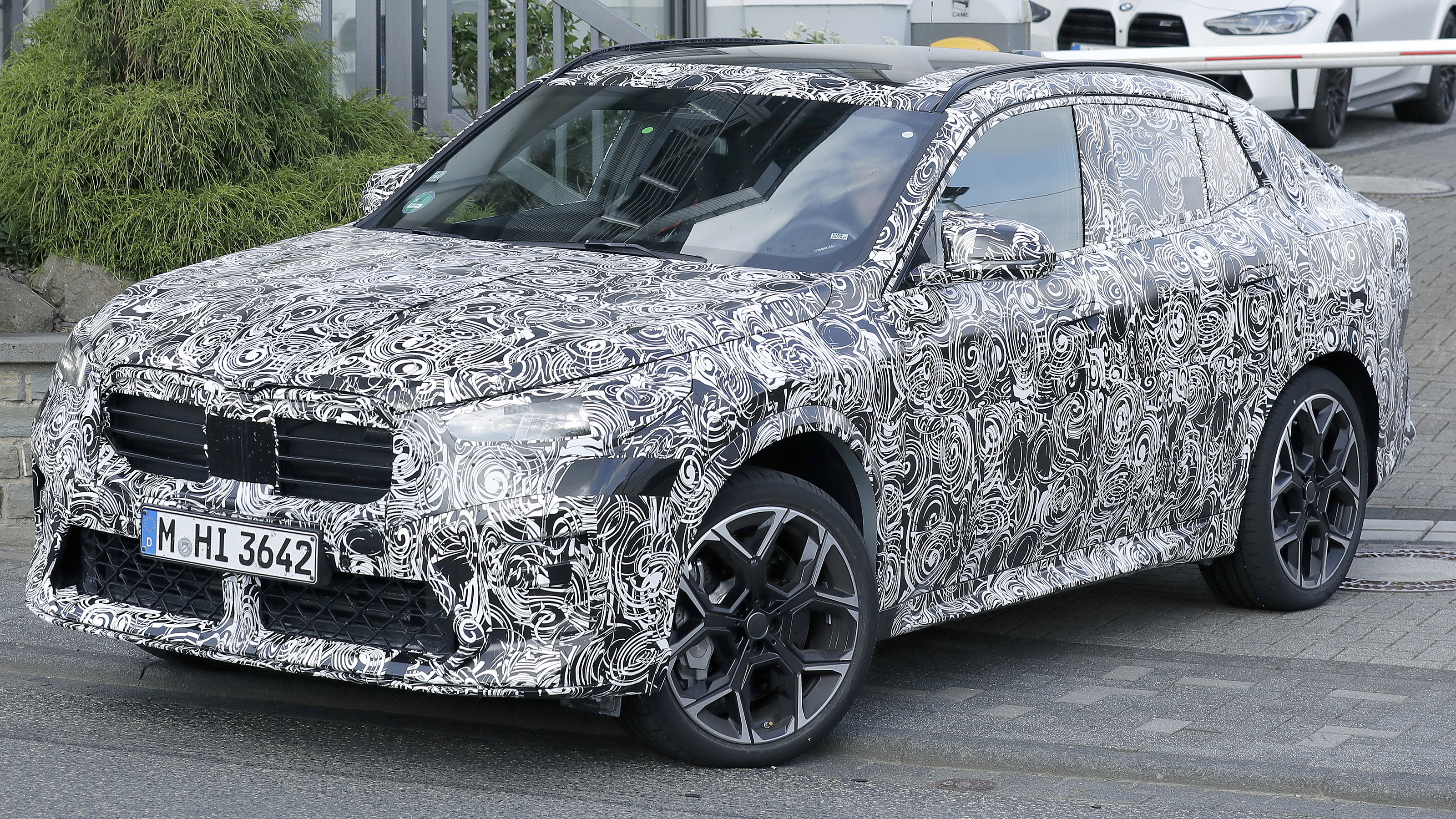 BMW X2 M35i - side 