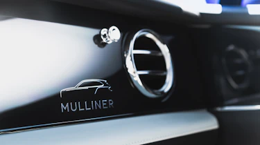 Bentley Bentayga EWB Mulliner - dashboard vent and 'Mulliner' engraving