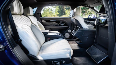Bentley Bentayga EWB Mulliner - rear seats