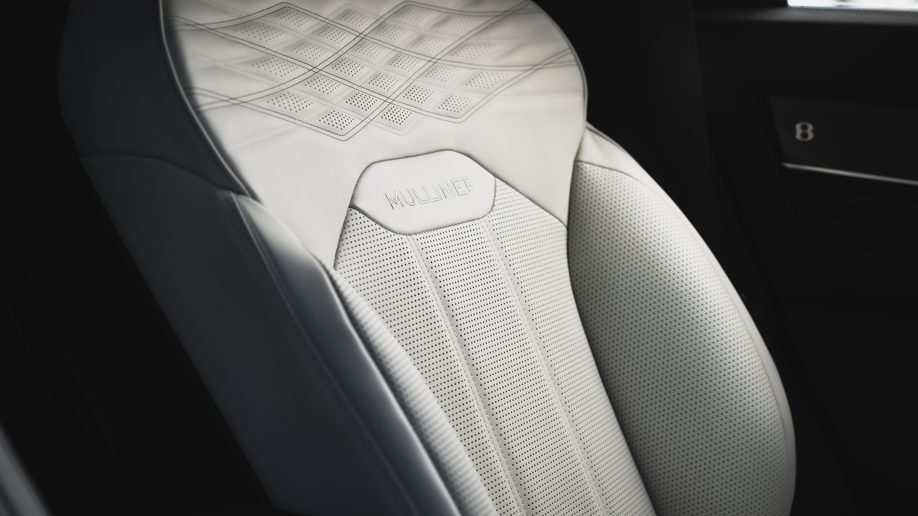 Bentley Bentayga EWB Mulliner - seat fabric and 'Mulliner' embroidery