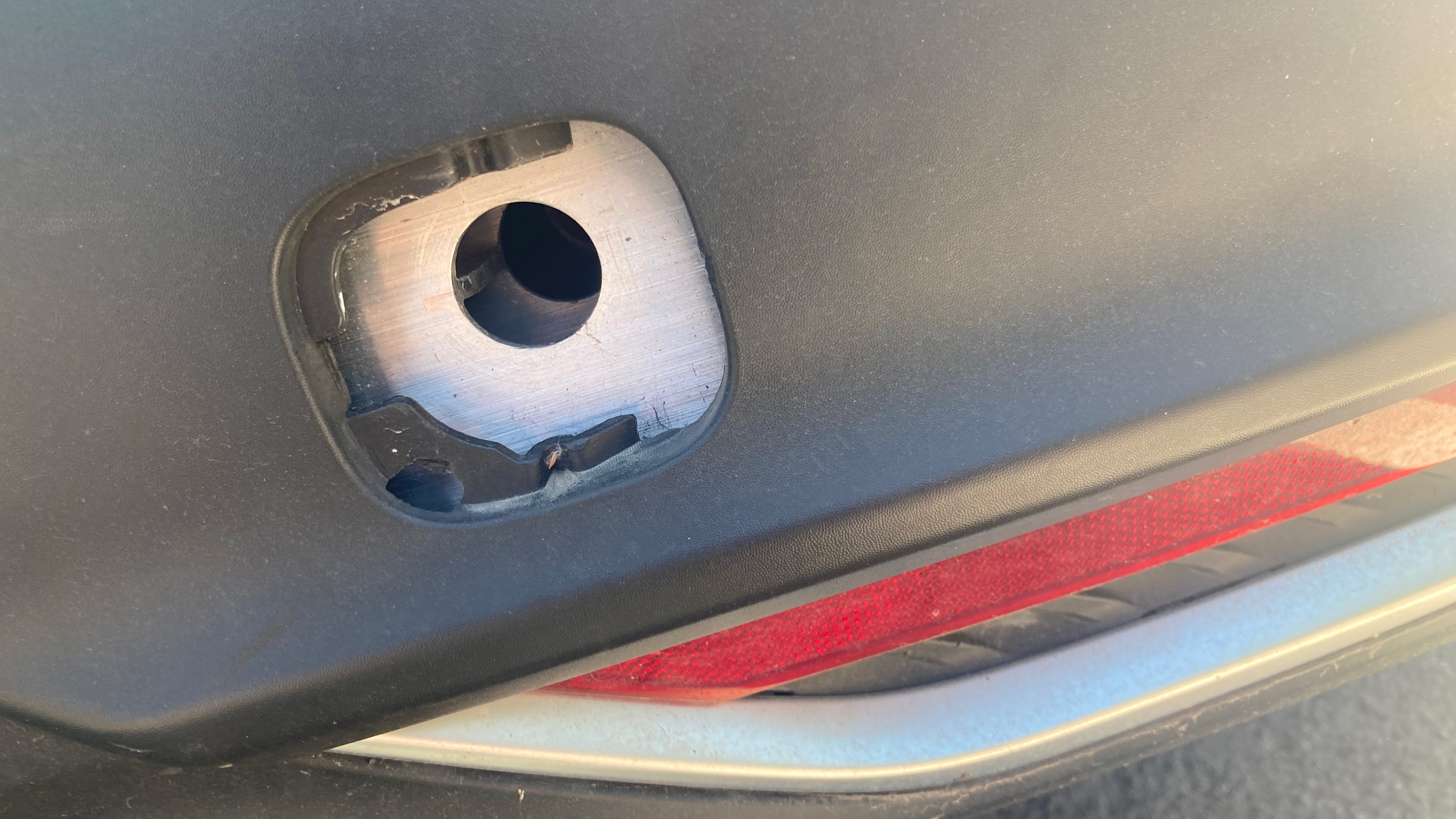 Citroen C5 X - towing eye socket
