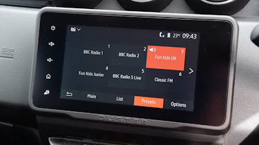 Dacia Duster long term test - screen