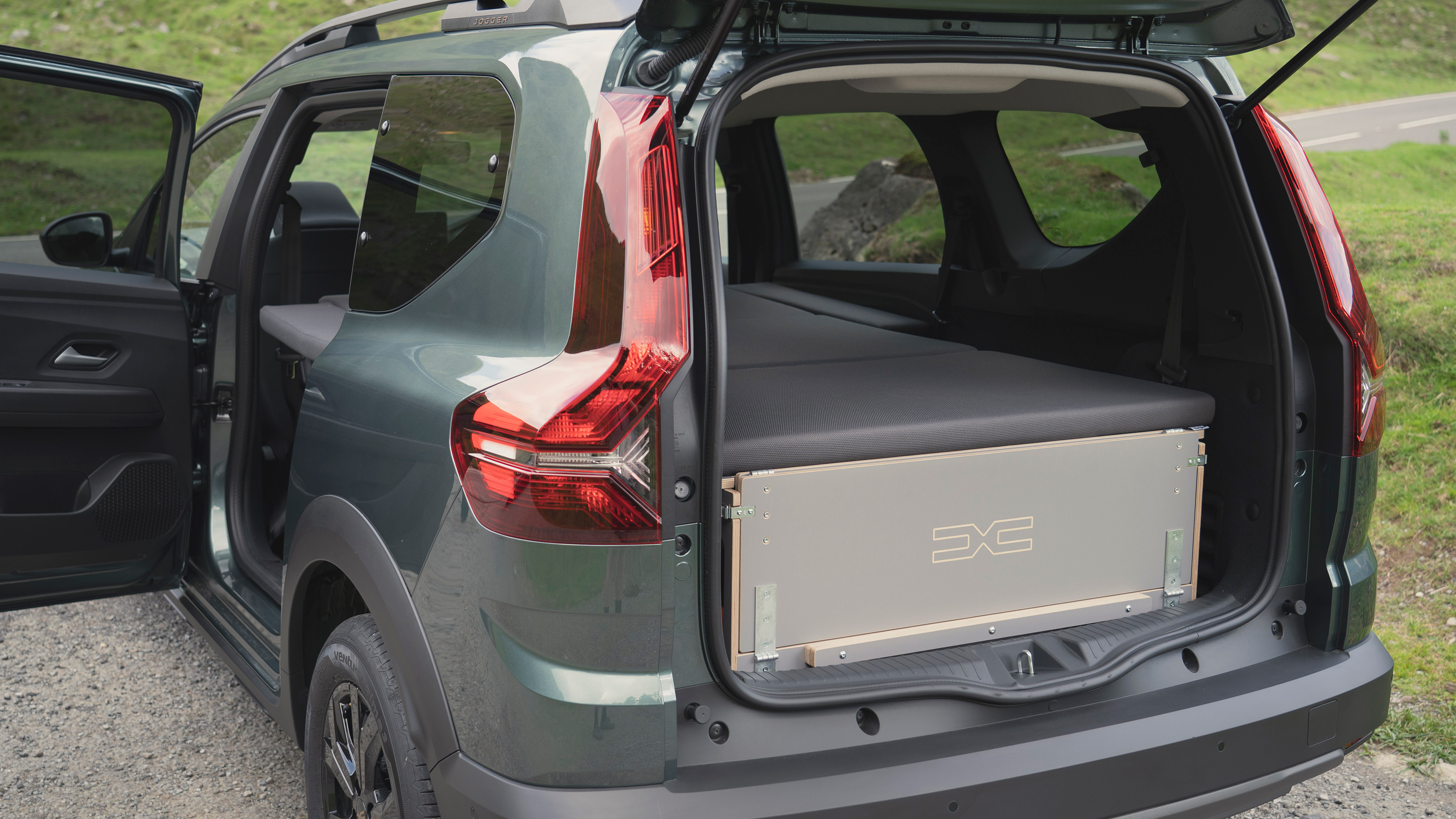 Dacia Jogger - sleep and tent accessory pack 2