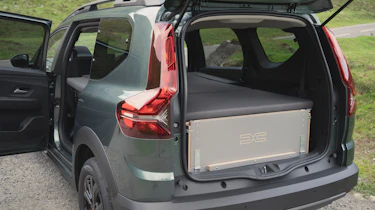 Dacia Jogger - sleep and tent accessory pack 2