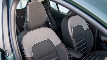 Dacia Sandero Stepway - front seats
