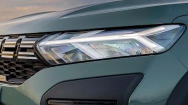 Dacia Sandero Stepway - headlight