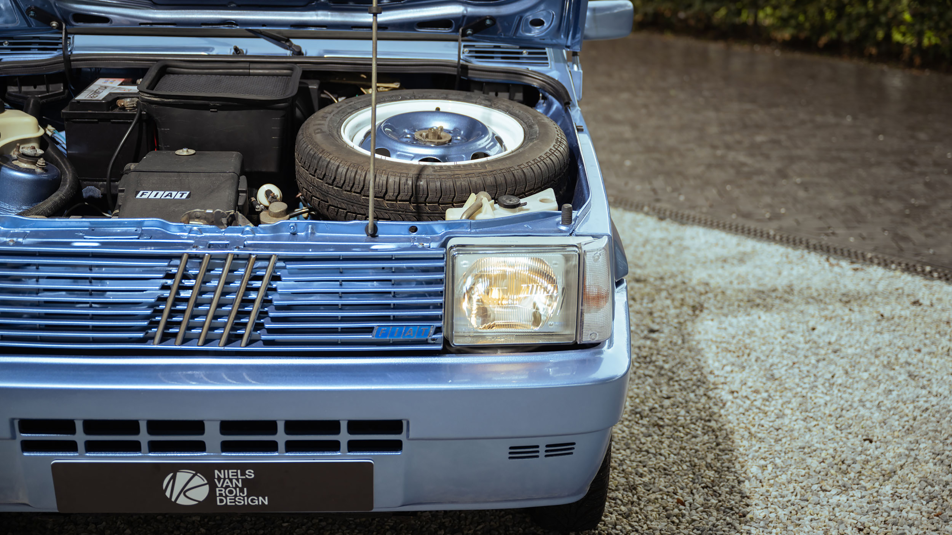 Fiat Panda 4x4 Piccolo Lusso - engine bay and headlight