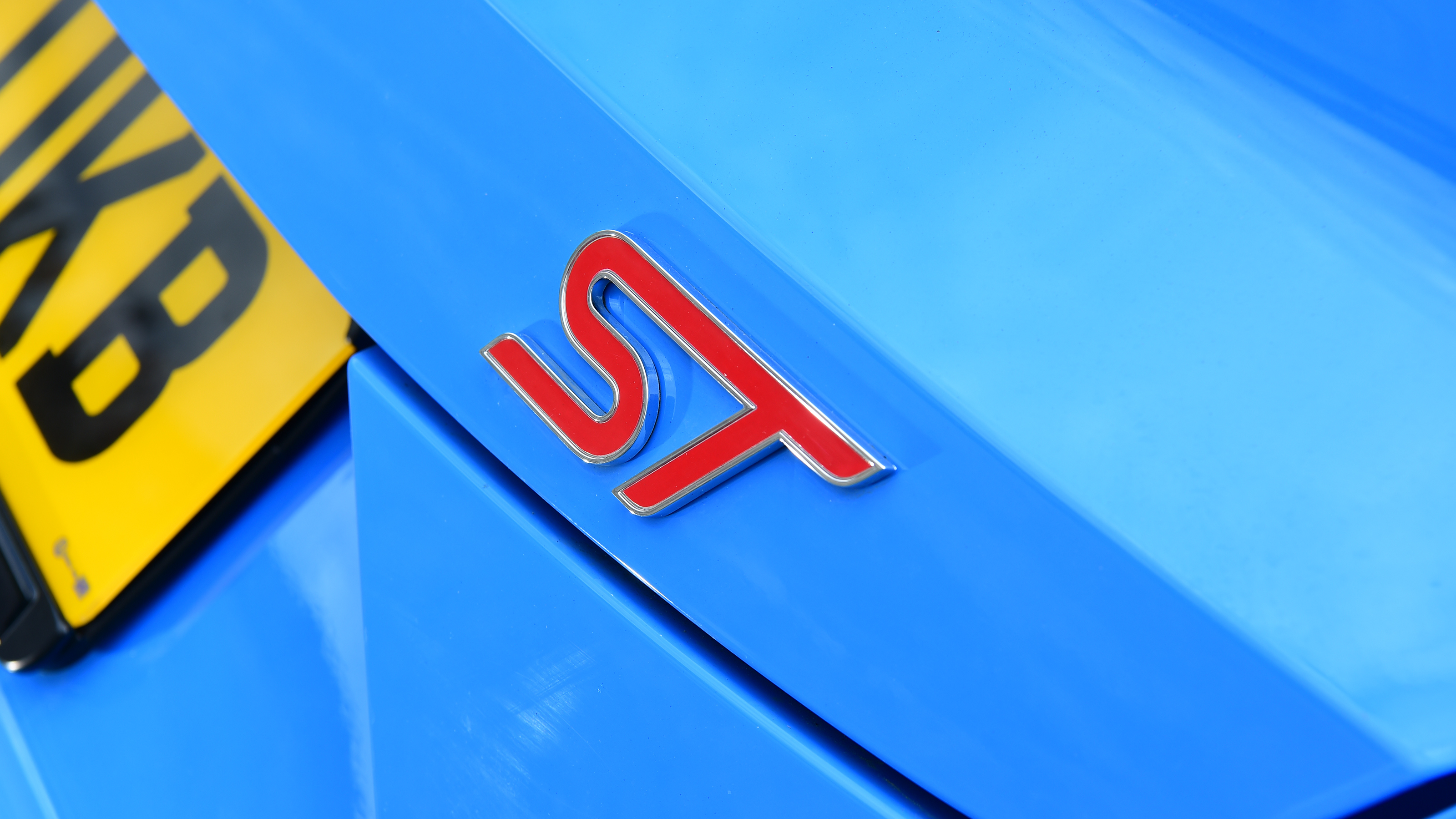 Ford Puma ST Powershift - 'ST' badge