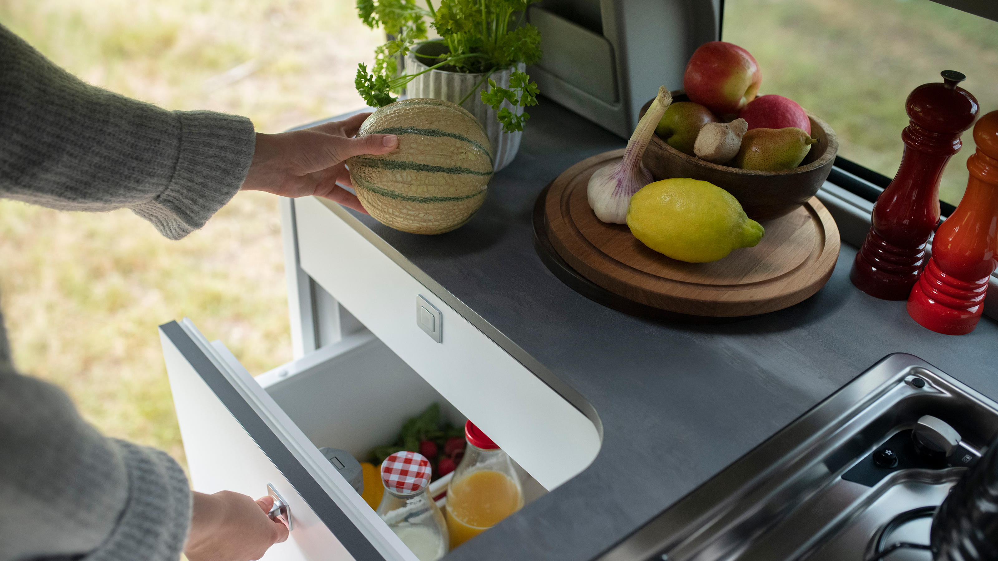 Ford Transit Custom Nugget - kitchen drawers