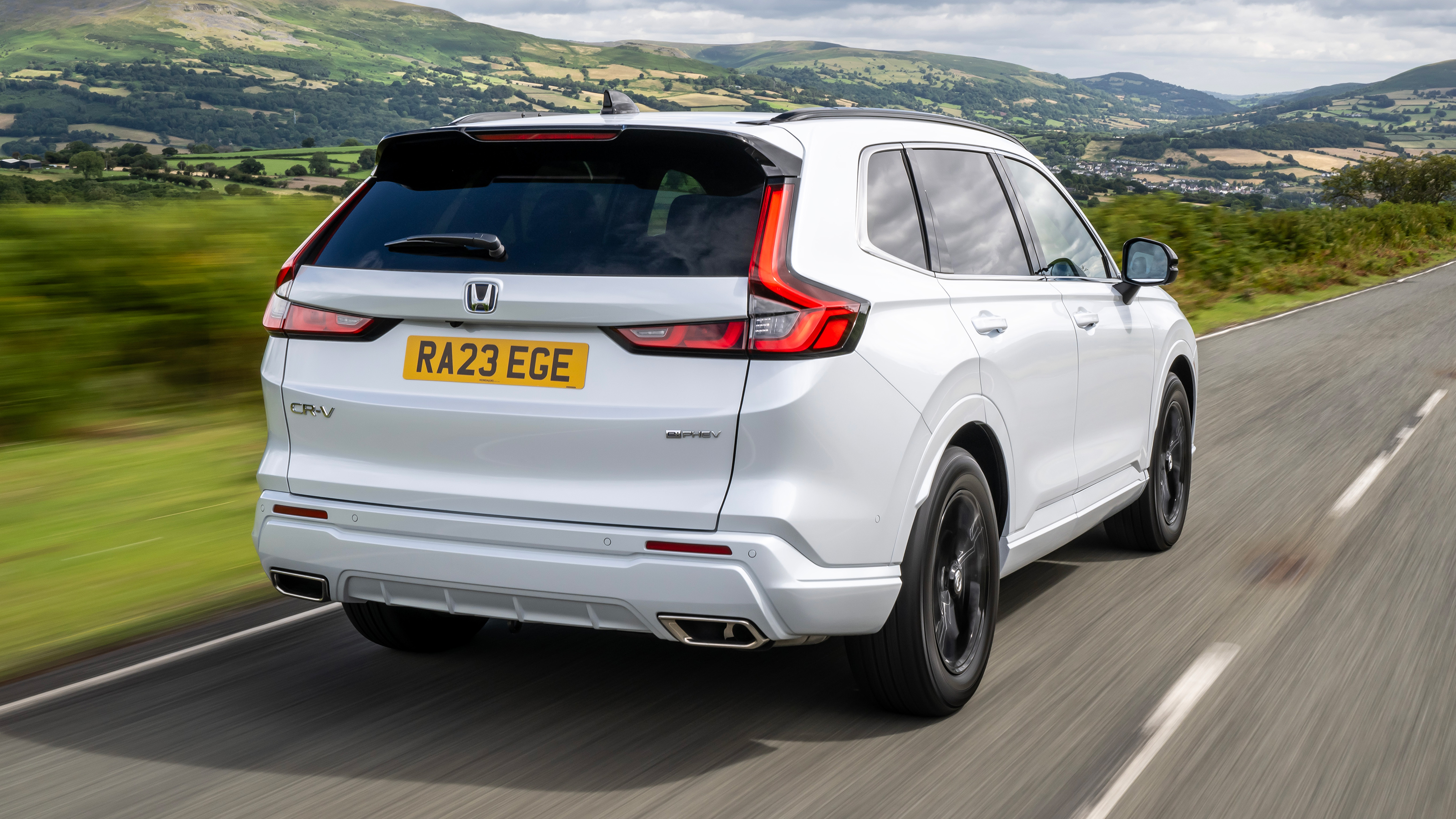 Honda CR-V PHEV - rear tracking