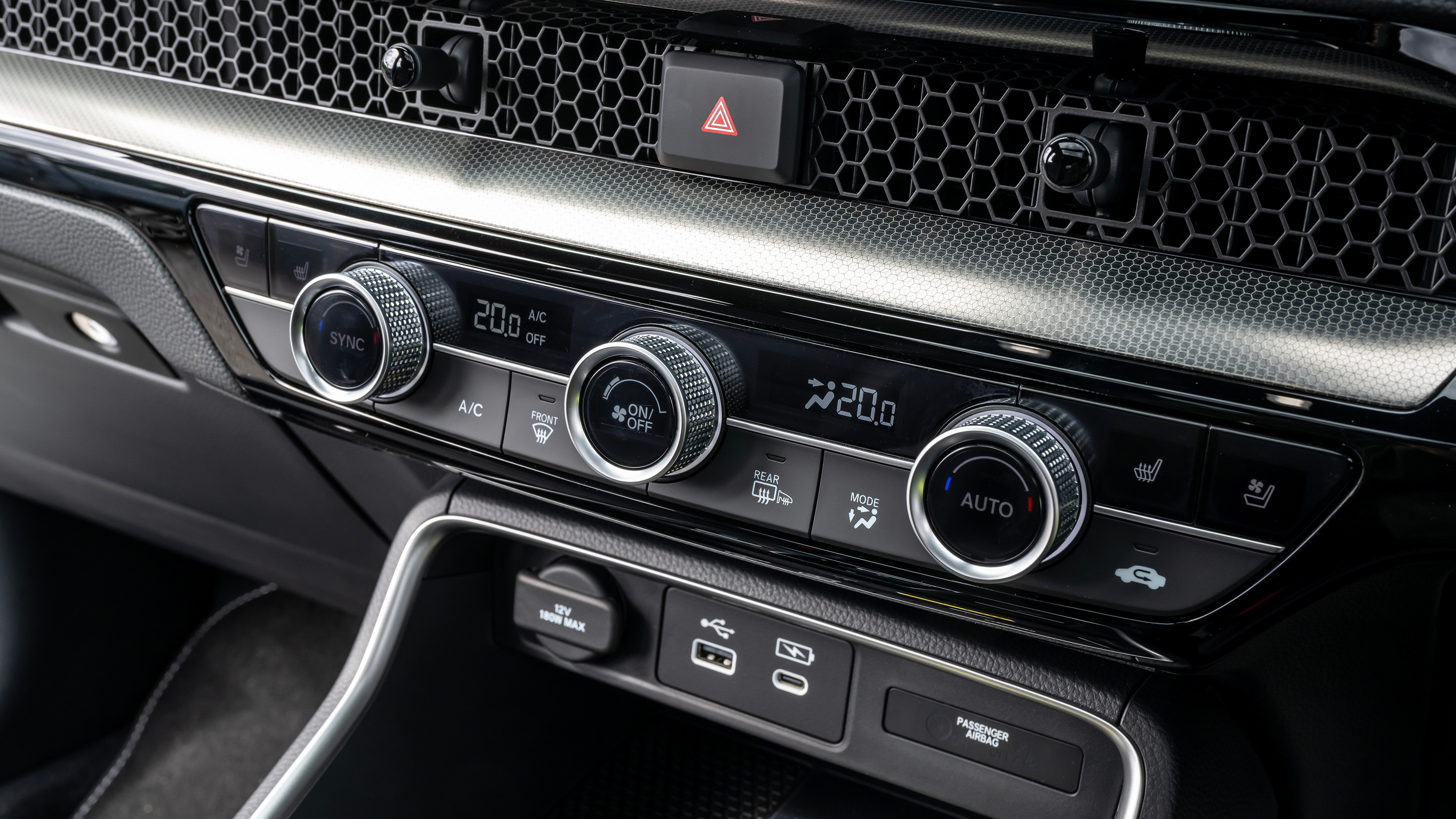 Honda CR-V PHEV - centre console controls